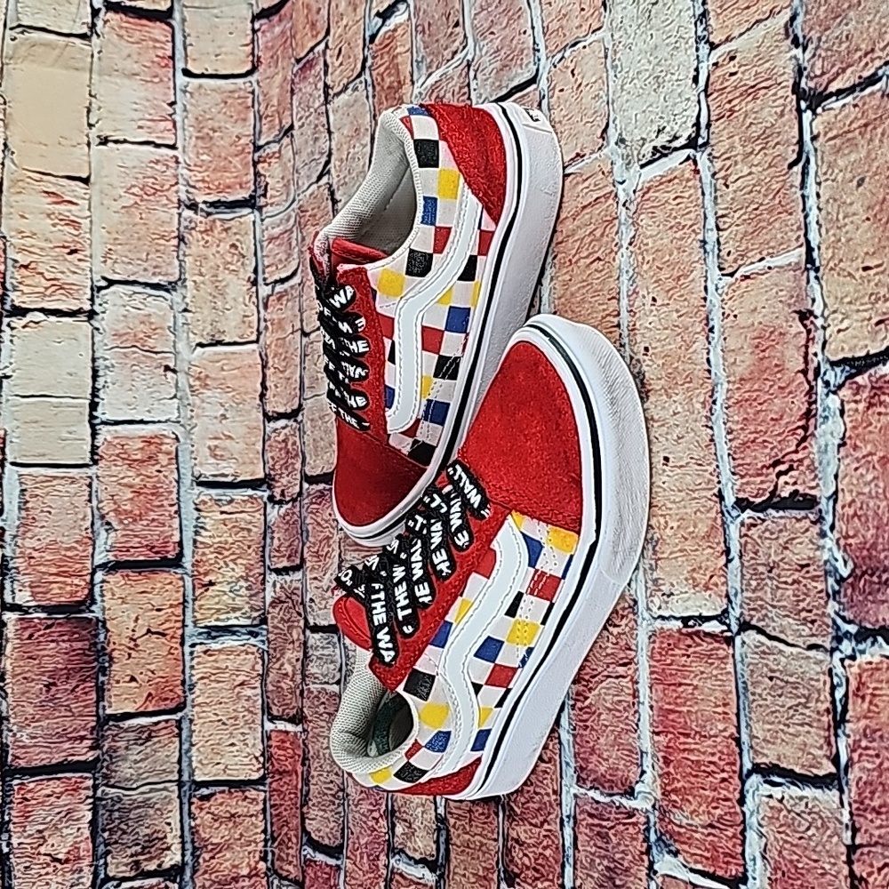 VAN CHECKERBOARD LOWTOPS, KIDS SIZE 11 GUC